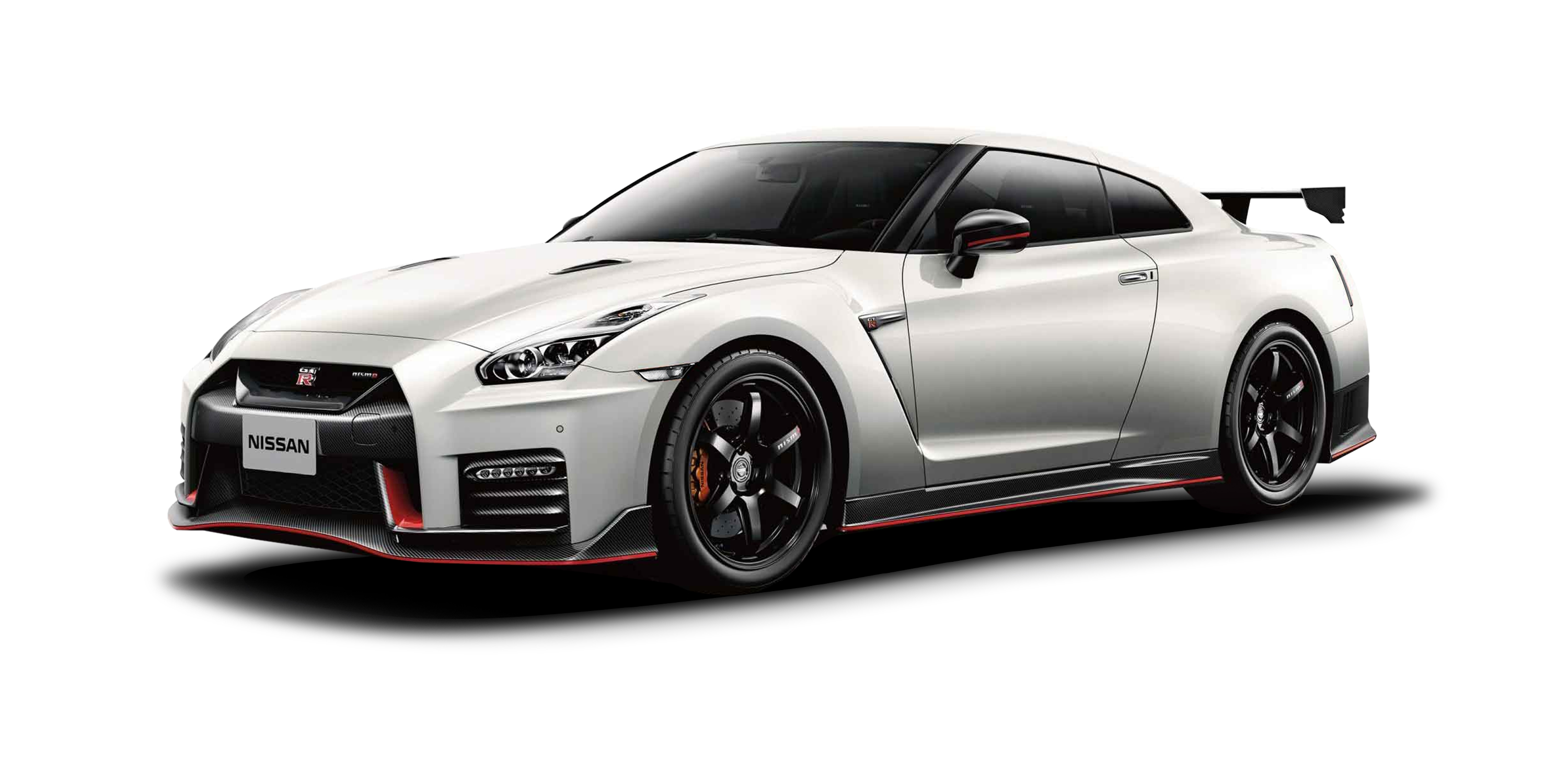 Vue de face de 3/4 d’une GT-R Nismo en studio
